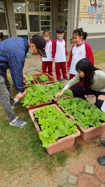 LINE_ALBUM_20251118食農二_251119_15.jpg