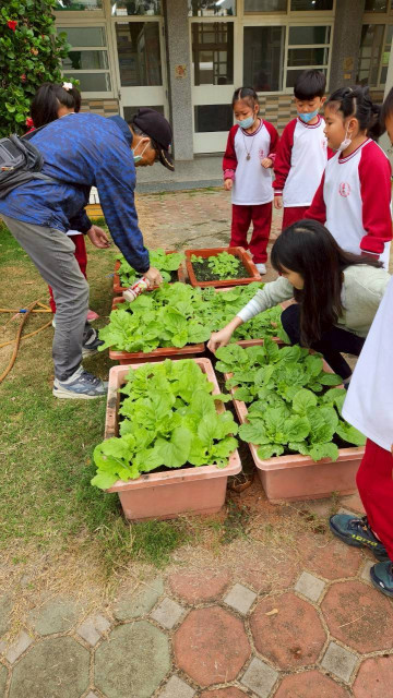 LINE_ALBUM_20251118食農二_251119_16.jpg