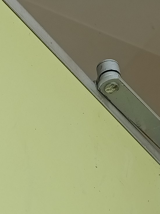 陽台側門緩衝器故障(門無法全開)