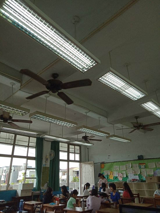 吊扇搖晃