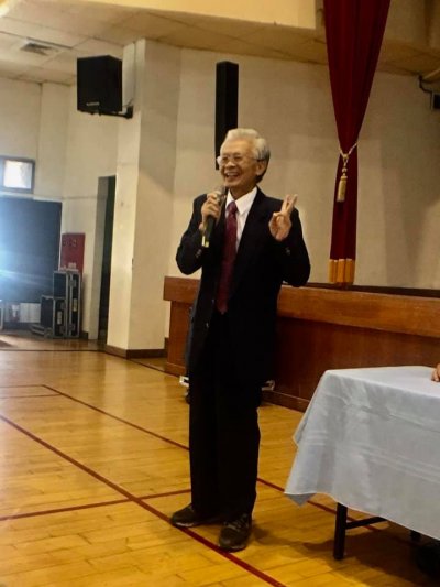 億載國小退休校長吳文賢致詞.jpg