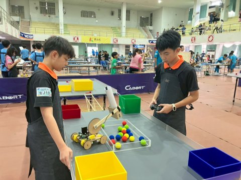 LINE_ALBUM_114學年度科技教育創意實作競賽市賽_260105_247.jpg