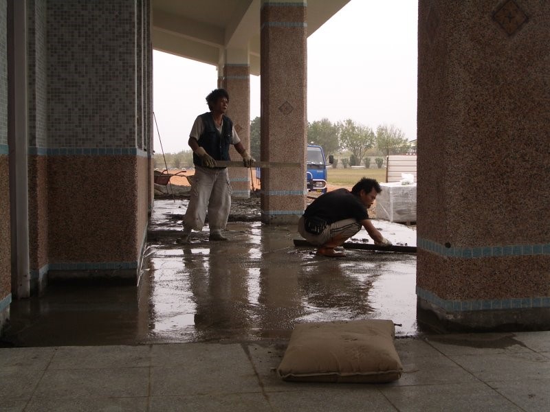 https://schoolweb.tn.edu.tw/~hges_www2/uploads/tadgallery/2017_11_27/184_57.jpg 校舍風華