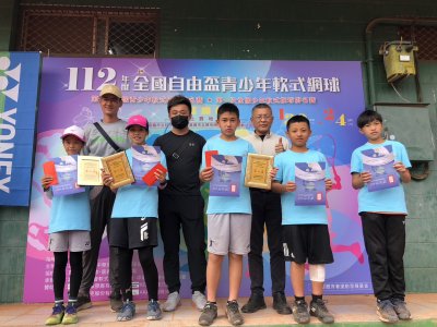112年自由盃獲獎合照1.jpg