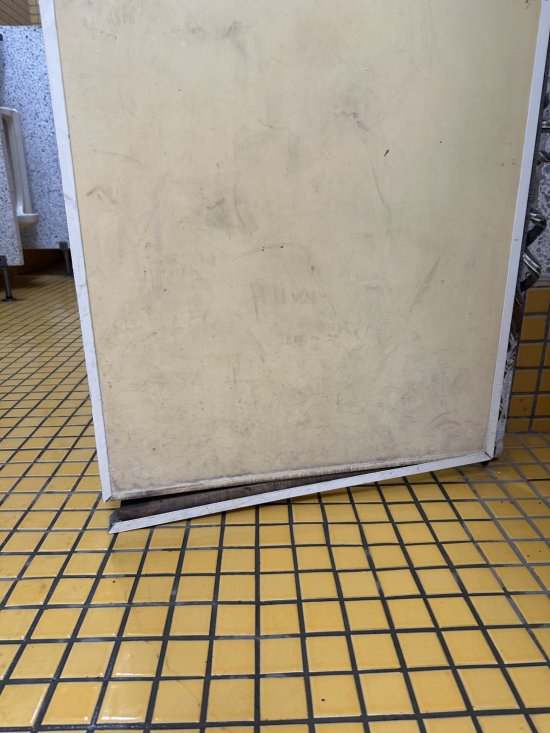 門框掉落