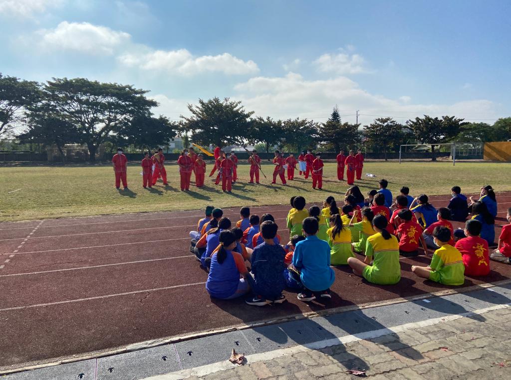 https://schoolweb.tn.edu.tw/~jljhs_web/uploads/tadgallery/2023_01_04/426_LINE_ALBUM_43週年校慶1111203_221206_19.jpg 