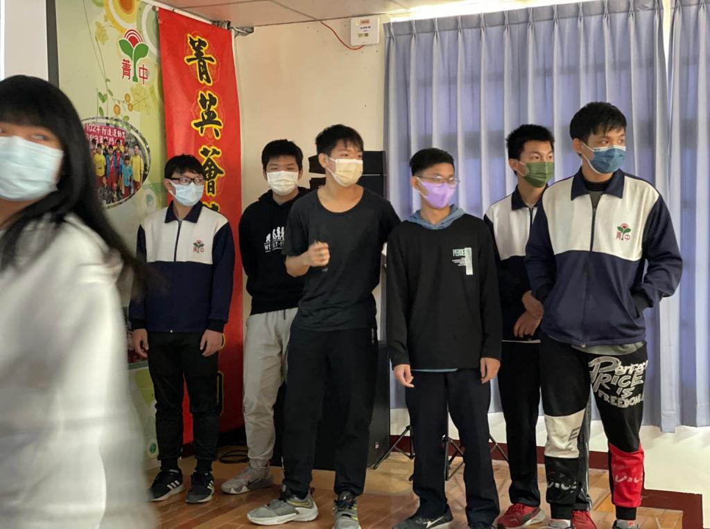 https://schoolweb.tn.edu.tw/~jljhs_web/uploads/tadgallery/2023_01_04/568_LINE_ALBUM_111-1期末成果發表暨歲末聯歡會_221223_21.jpg 