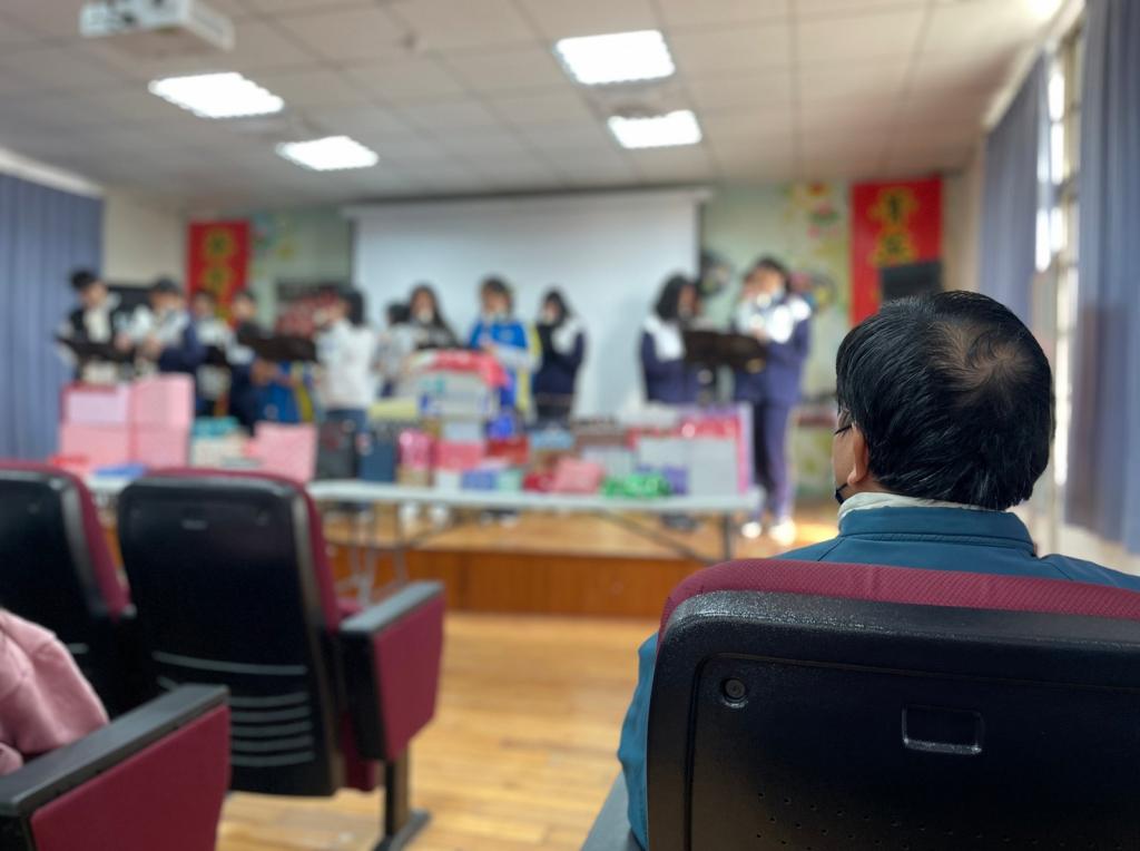 https://schoolweb.tn.edu.tw/~jljhs_web/uploads/tadgallery/2023_01_04/621_LINE_ALBUM_111-1期末成果發表暨歲末聯歡會_221223_47_0.jpg 