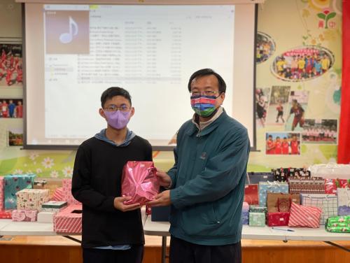 LINE_ALBUM_111-1期末成果發表暨歲末聯歡會_221223_43.jpg