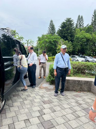 LINE_ALBUM_2025.09.18南寧初中第一二三屆校友回母校敘舊_250919_157.jpg