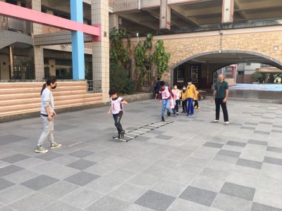 體育-進行暖身課程.jpg