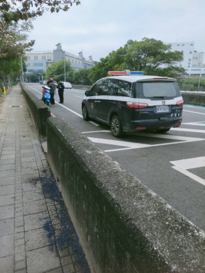取締逆向機車.jpg