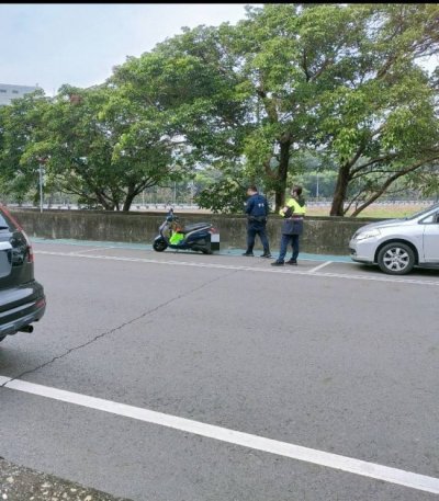 取締違停機車.jpg