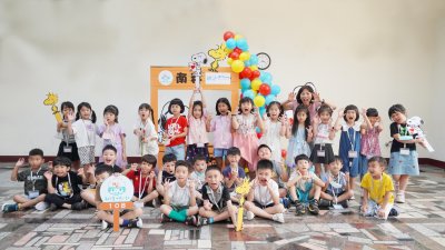 LINE_ALBUM_20240820-新生始業班級合照_240823_3.jpg