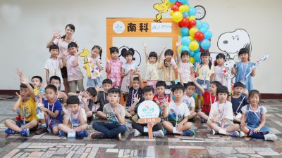 LINE_ALBUM_20240820-新生始業班級合照_240823_12.jpg