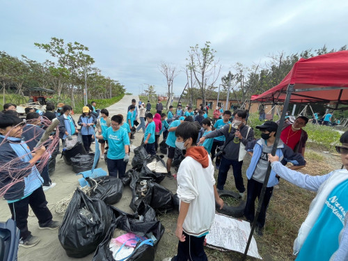 LINE_ALBUM_小美軍沙灘淨灘1213_241215_19.jpg