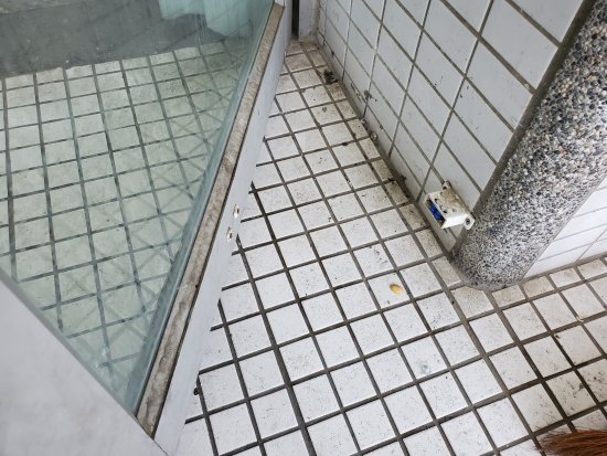 604磁吸門吸損壞、櫃子鉸鍊脫落