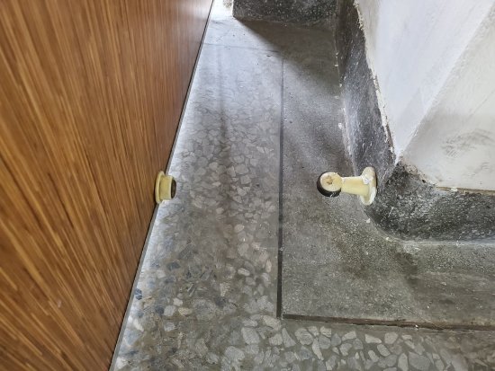 604磁吸門吸損壞、櫃子鉸鍊脫落