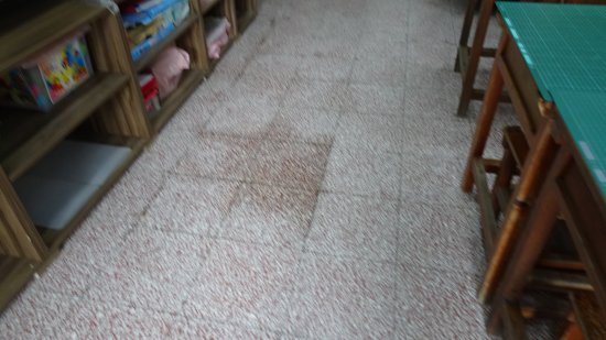 504教室漏水