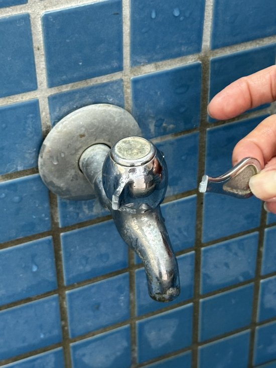 廁所水龍頭把手斷掉