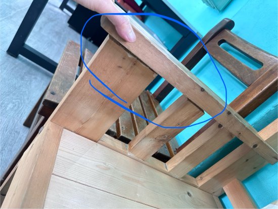 教室沙發座椅手把鬆動