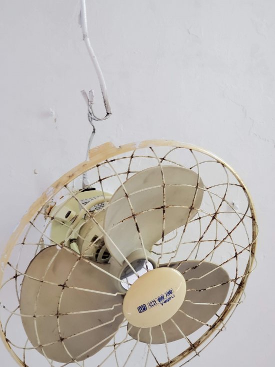 601電風扇電線脫落