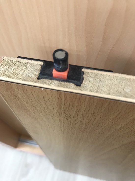幼兒工作櫃零件脫落