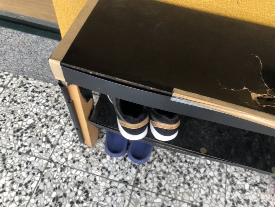 教室外鞋櫃損壞嚴重