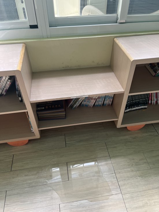 圖書館新冷氣漏水