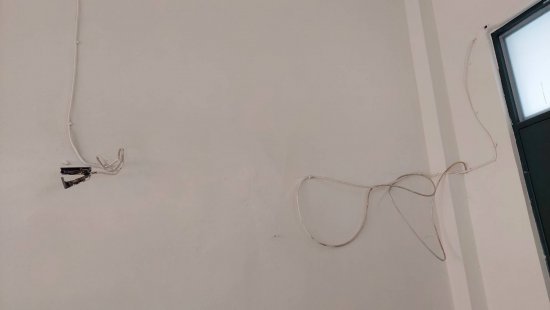 牆上多餘電線移除