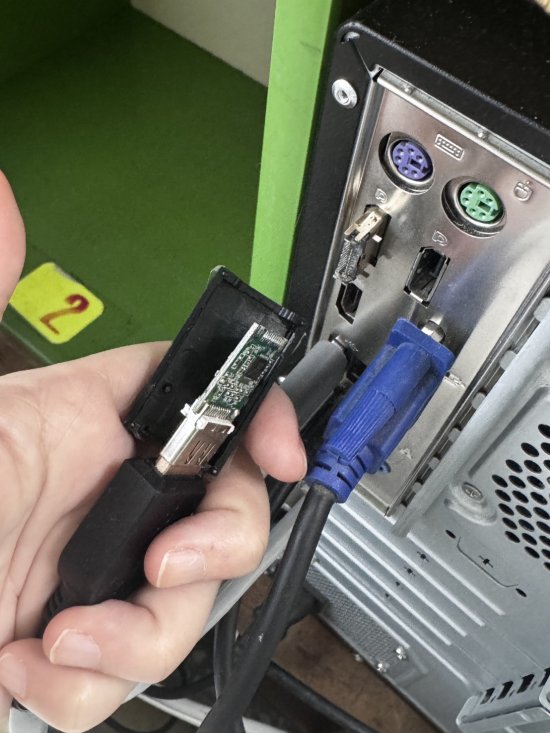 1年4班大電視無法連電腦