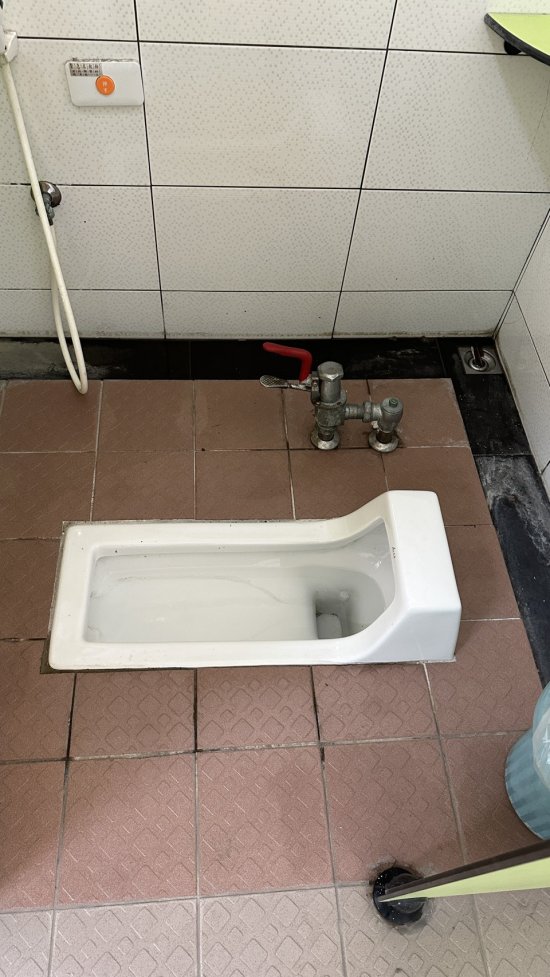廁所－小便斗、便座、無障礙廁間