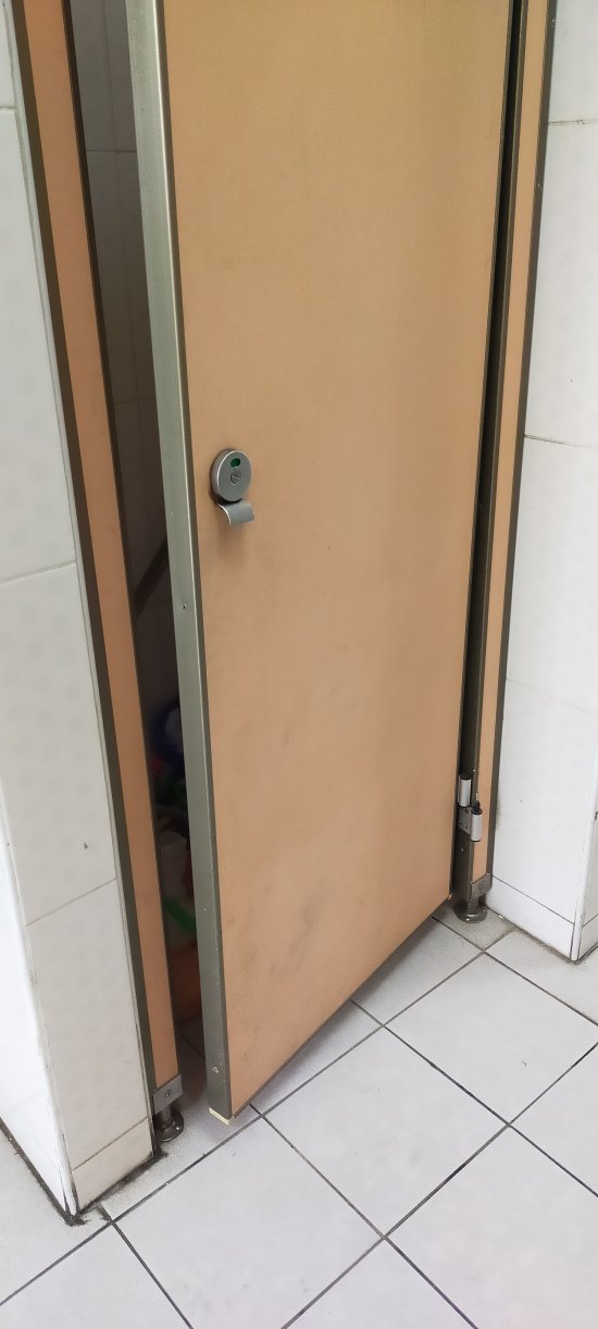 601旁四樓廁所