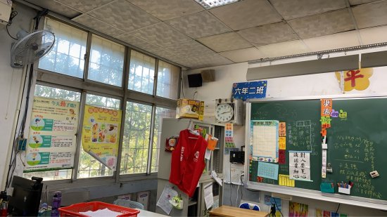 602窗簾尚未裝設完畢