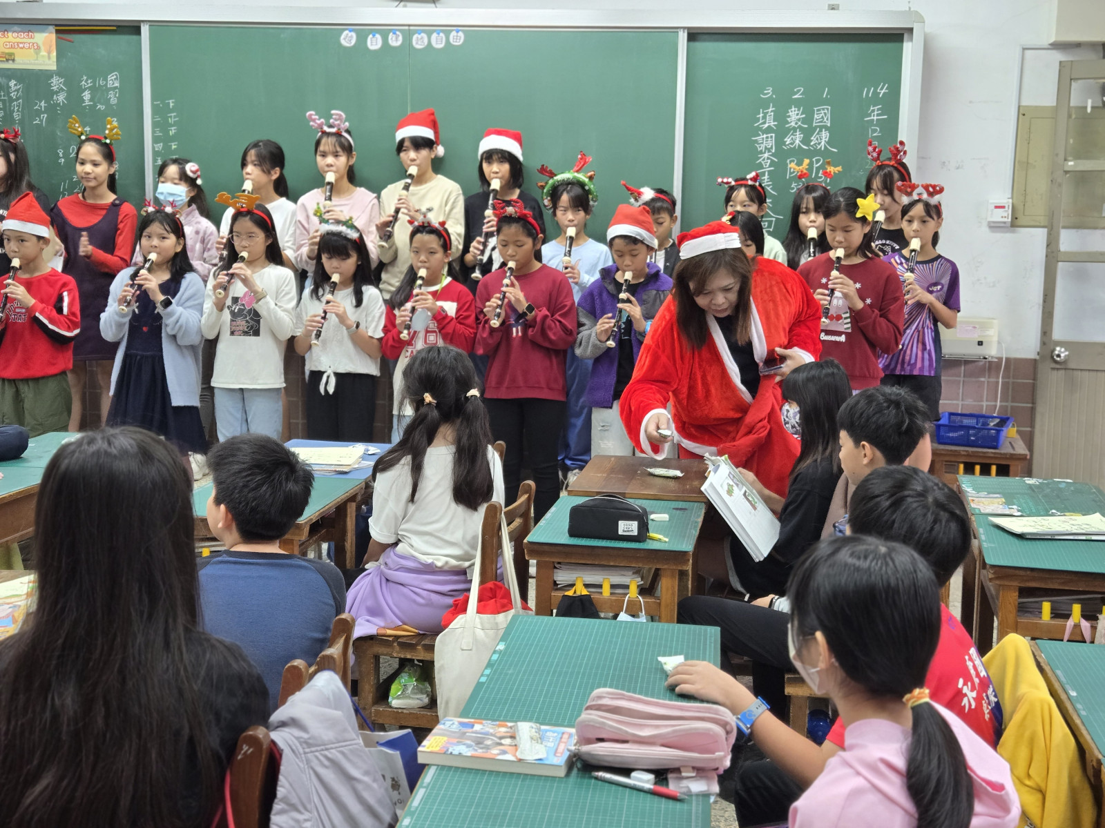 https://schoolweb.tn.edu.tw/~ykes_test/uploads/tadgallery/2025_12_24/3429_20251224_081022.jpg 