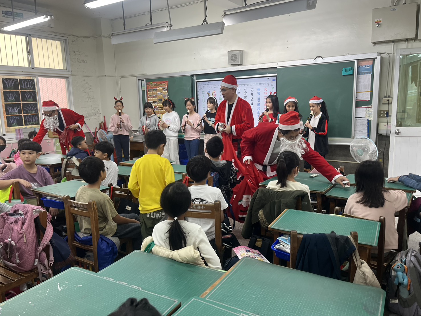 https://schoolweb.tn.edu.tw/~ykes_test/uploads/tadgallery/2026_01_02/3438_S__55132253_0.jpg 
