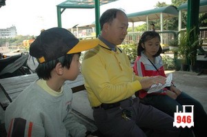 20100121探勘-在中興站前訪問王枝福站長