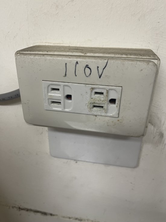 技藝教室插頭沒電