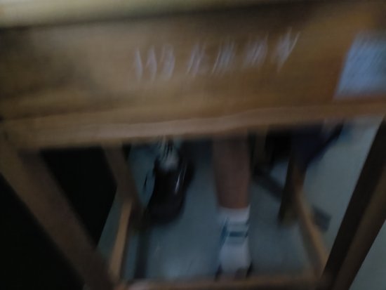 217教室桌子